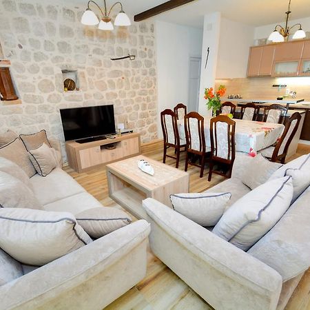 Apartments Krivokapic Пераст Екстер'єр фото